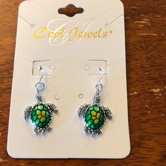 Jewelry - Turtle earrings